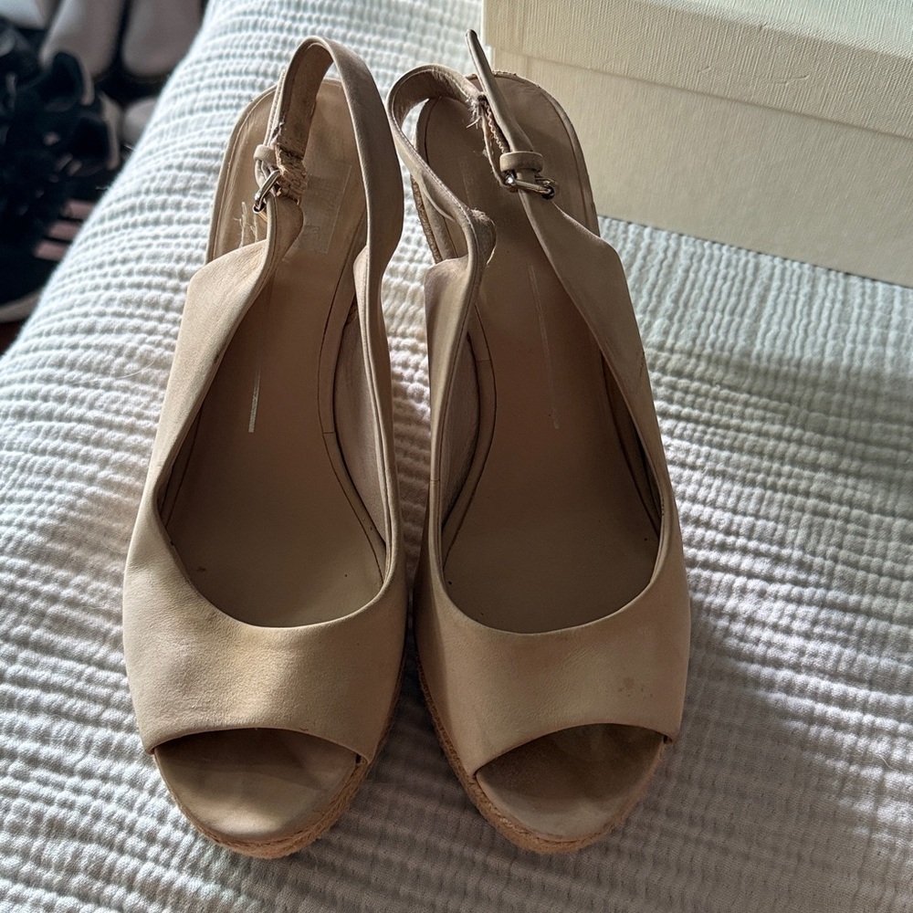 Dolce Vita Women's Cream Wedge Espadrille Sandals